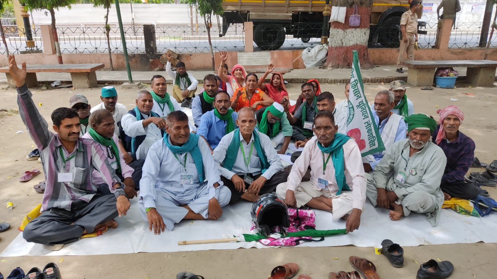 विभिन्न समस्याओं को लेकर किसानों ने दिया धरना प्रदर्शन