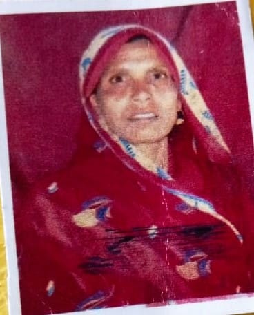 मंदिर से घर जा रहे दंपति को बाइक सवार ने मारी टक्कर इलाज दौरान महिला की मौत