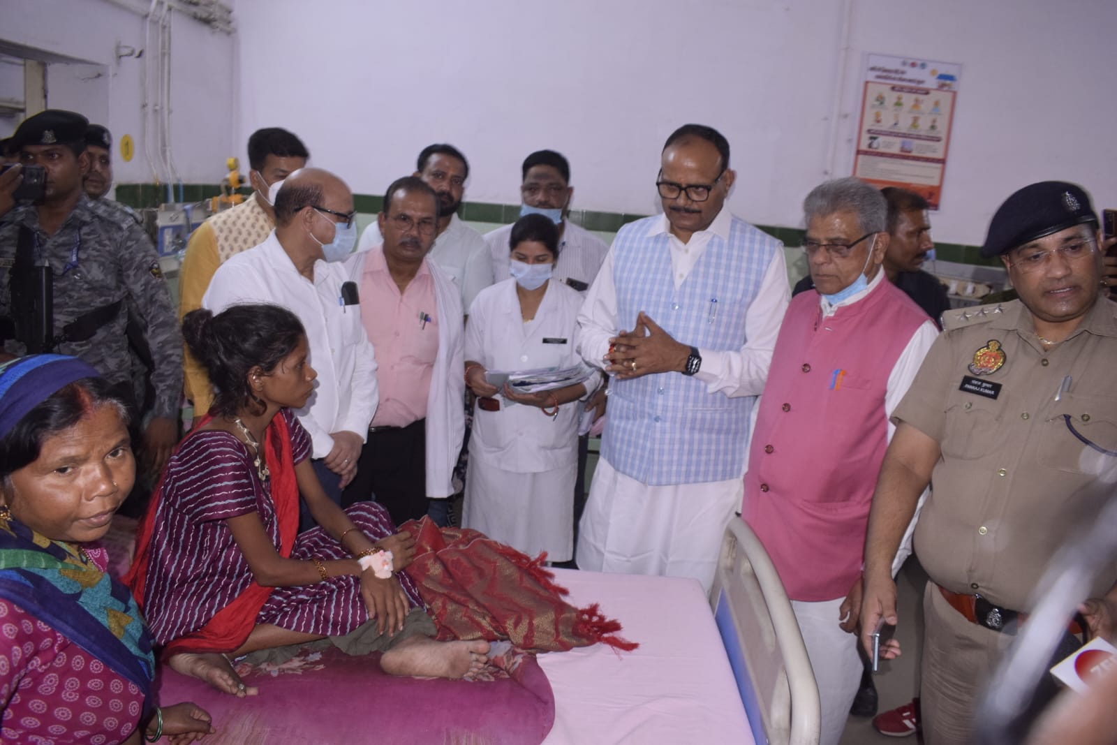 डिप्टी सीएम ने जिला अस्पताल का किया दौरा खामियां देखकर हुए नाराज