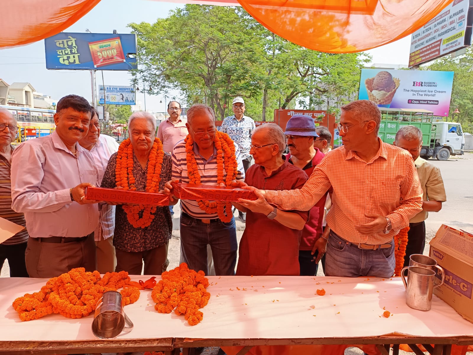 सीता की रसोई समिति ने किया विशाल शर्बत वितरण