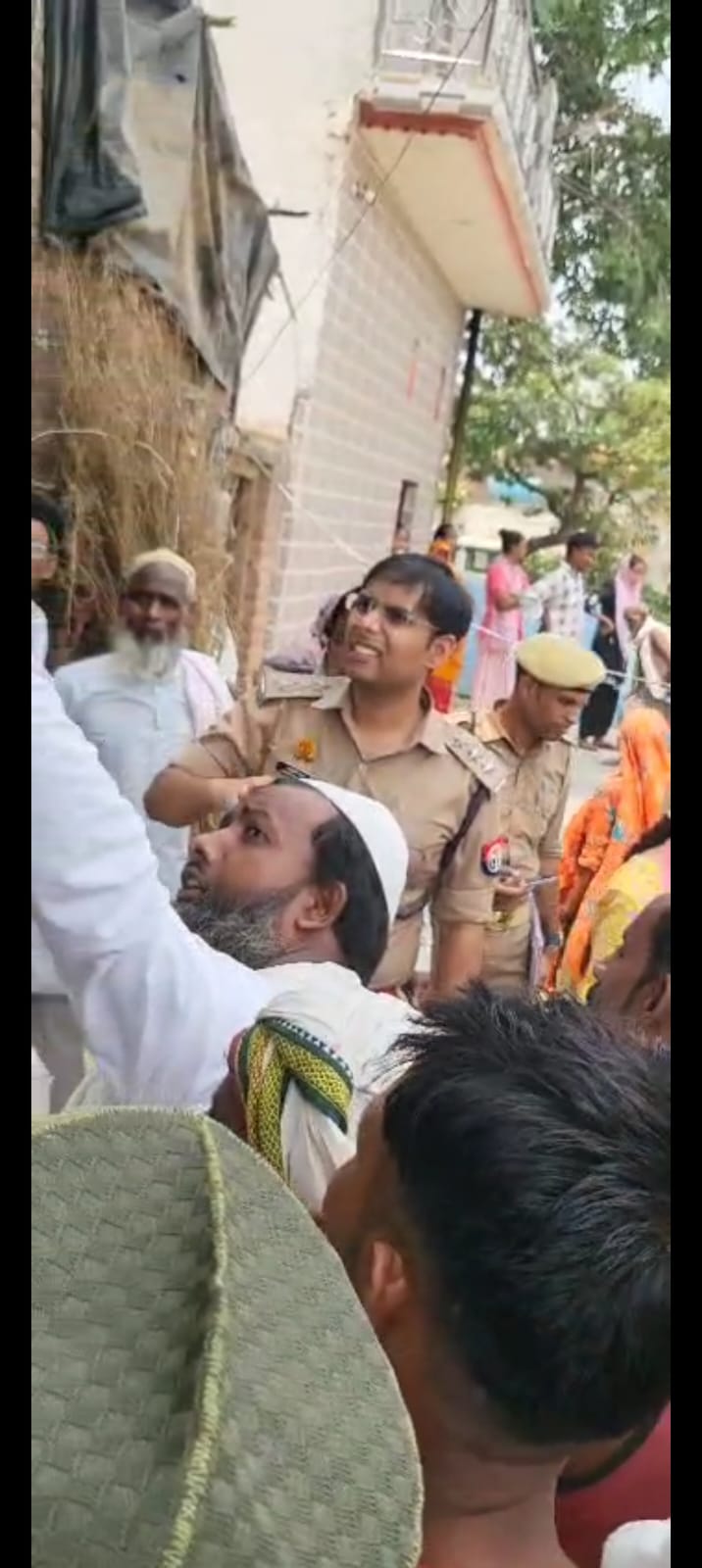 भौआपुर मस्जिद प्रकरण में एसपी सिटी से मिली आरएसी की टीम