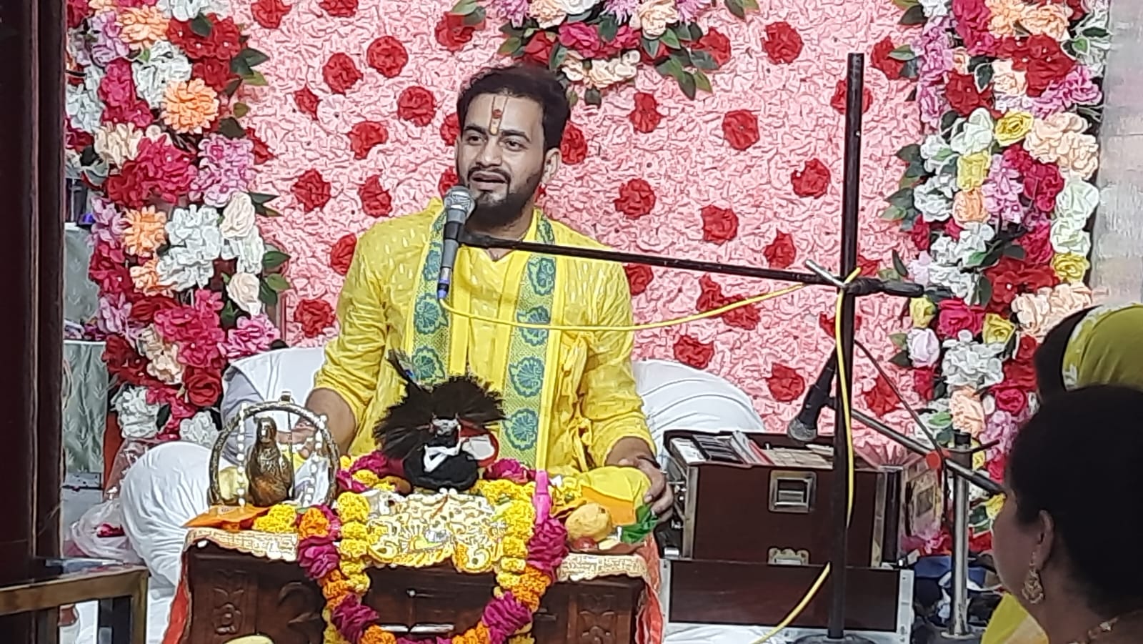 बिहारीपुर से श्रीमद्भागवत कथा के चतुर्थ दिवस मना नन्दोत्सव