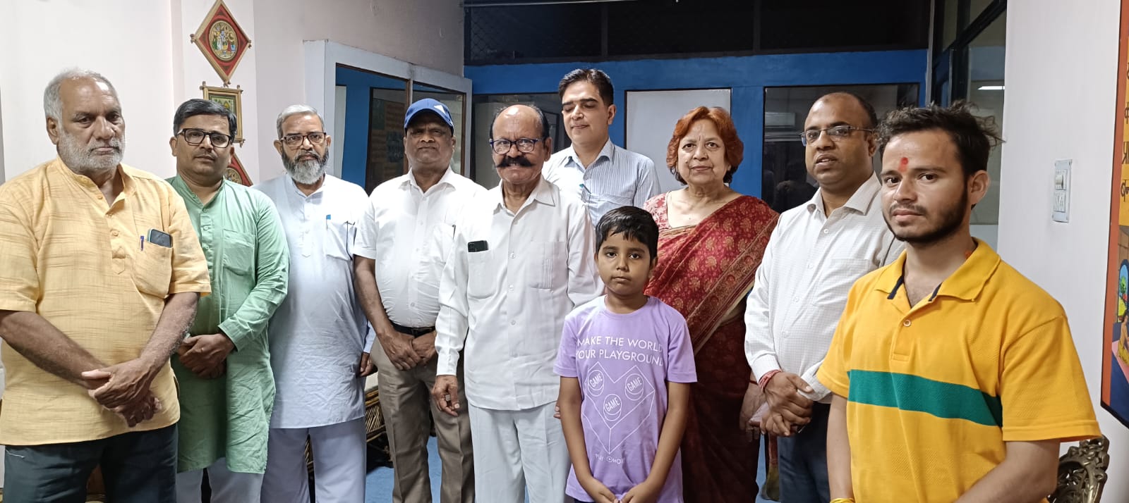 “धरा के आभूषण हैं बृक्ष “- डाॅ सुरेश बाबू मिश्रा